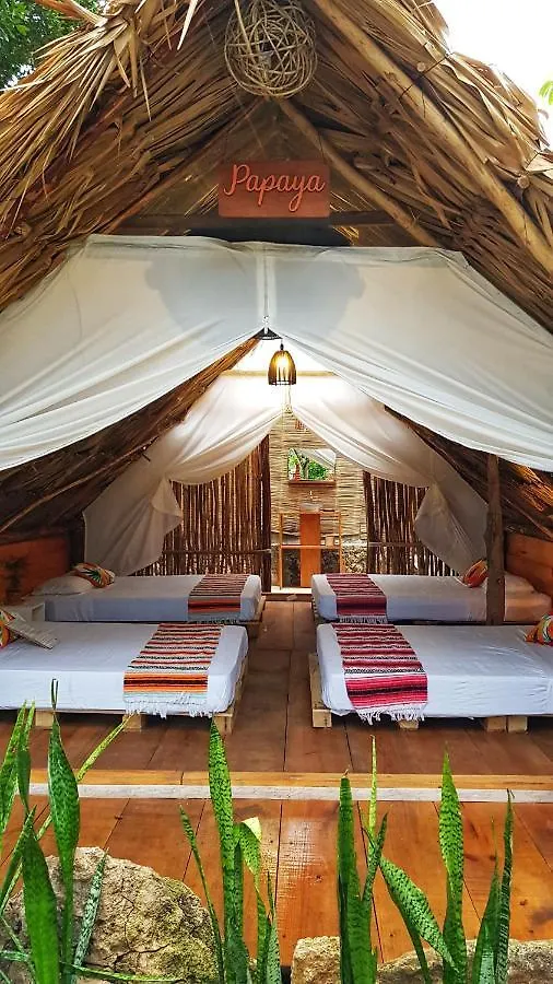 El Buho Bacalar Eco-Cabanas Hostal 3*,  Meksyk