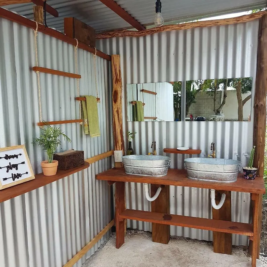*** Camping El Buho Bacalar Eco-Cabanas Hostal Mexico