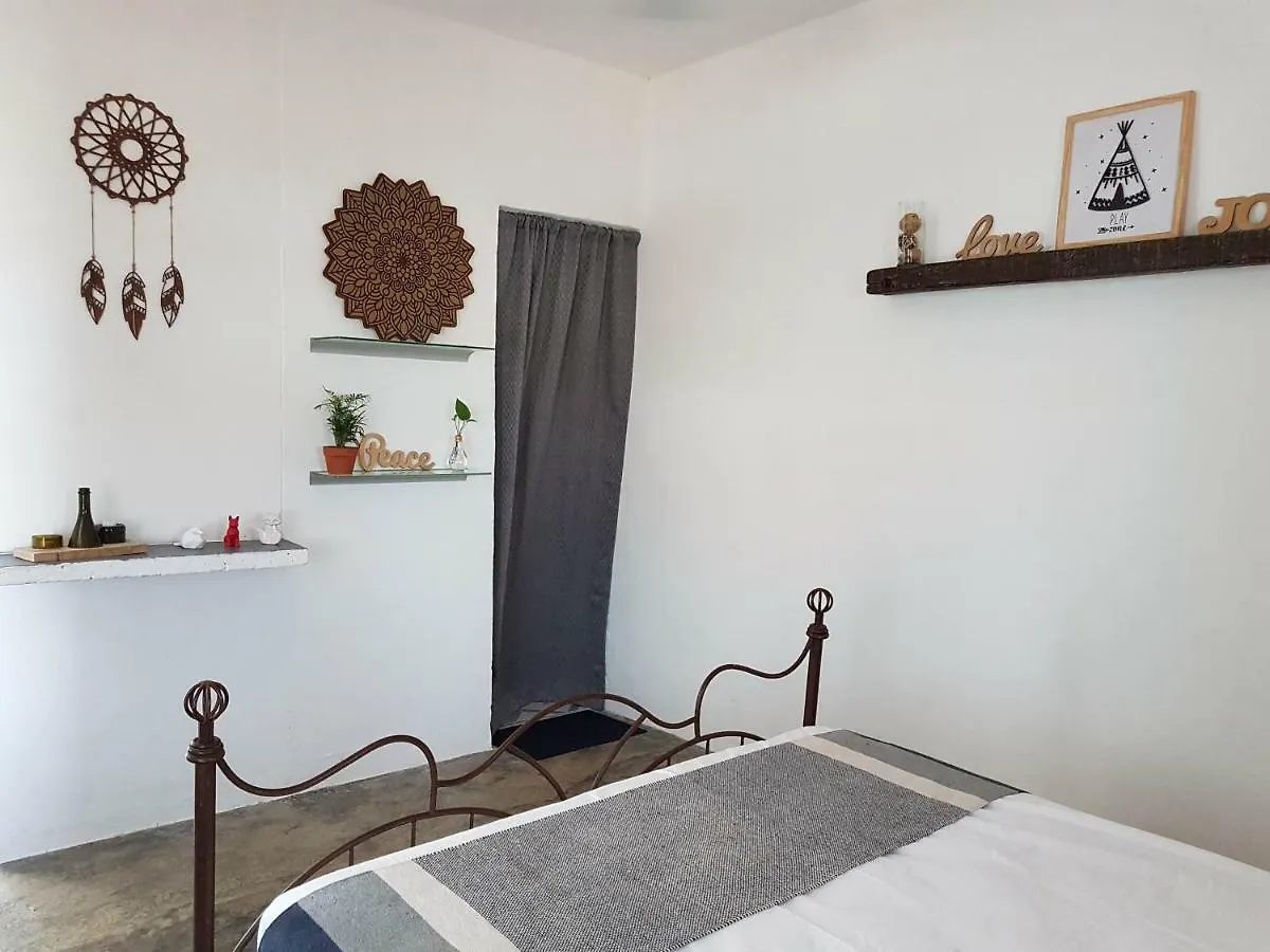 El Buho Bacalar Eco-Cabanas Hostal